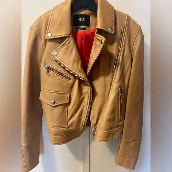 Buttery soft Toffee color Leather Jacket purchased at Harrods- perfect 4 spring - Picture 2 of 6